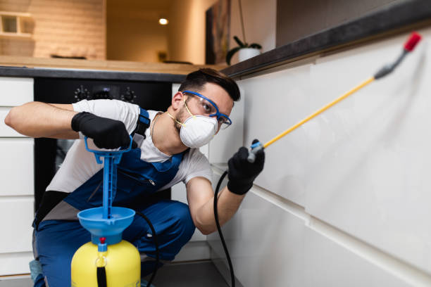 Pest Control Cost in Allouez, WI